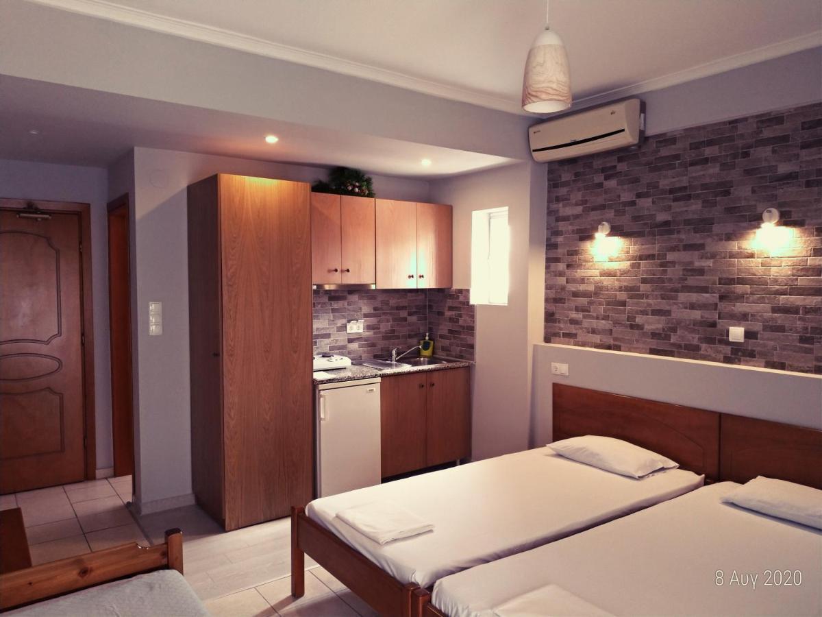 Paralía Adonis Apartments מראה חיצוני תמונה