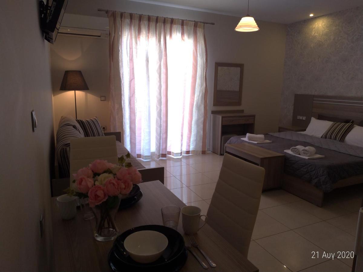 Paralía Adonis Apartments מראה חיצוני תמונה