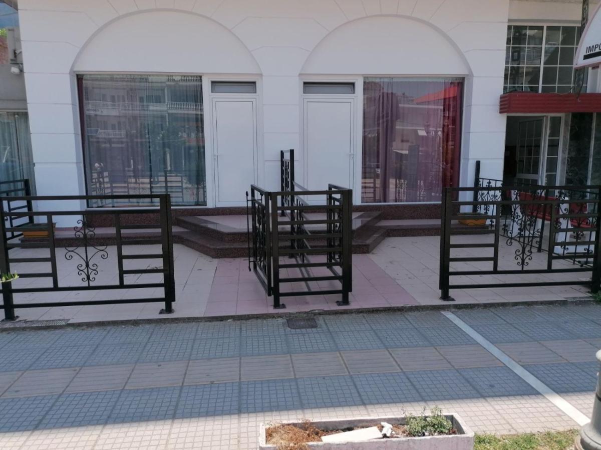 Paralía Adonis Apartments מראה חיצוני תמונה