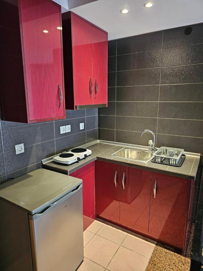 Paralía Adonis Apartments מראה חיצוני תמונה