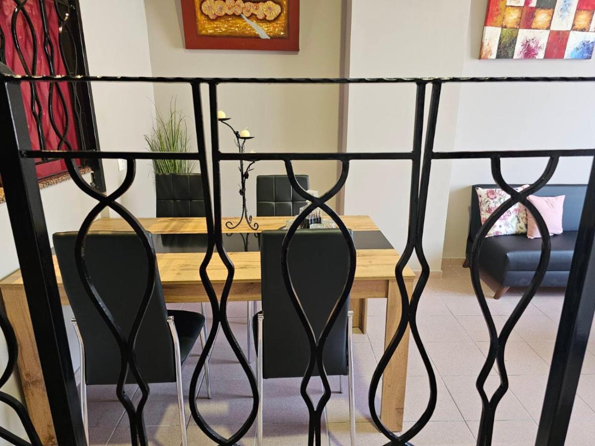 Paralía Adonis Apartments מראה חיצוני תמונה