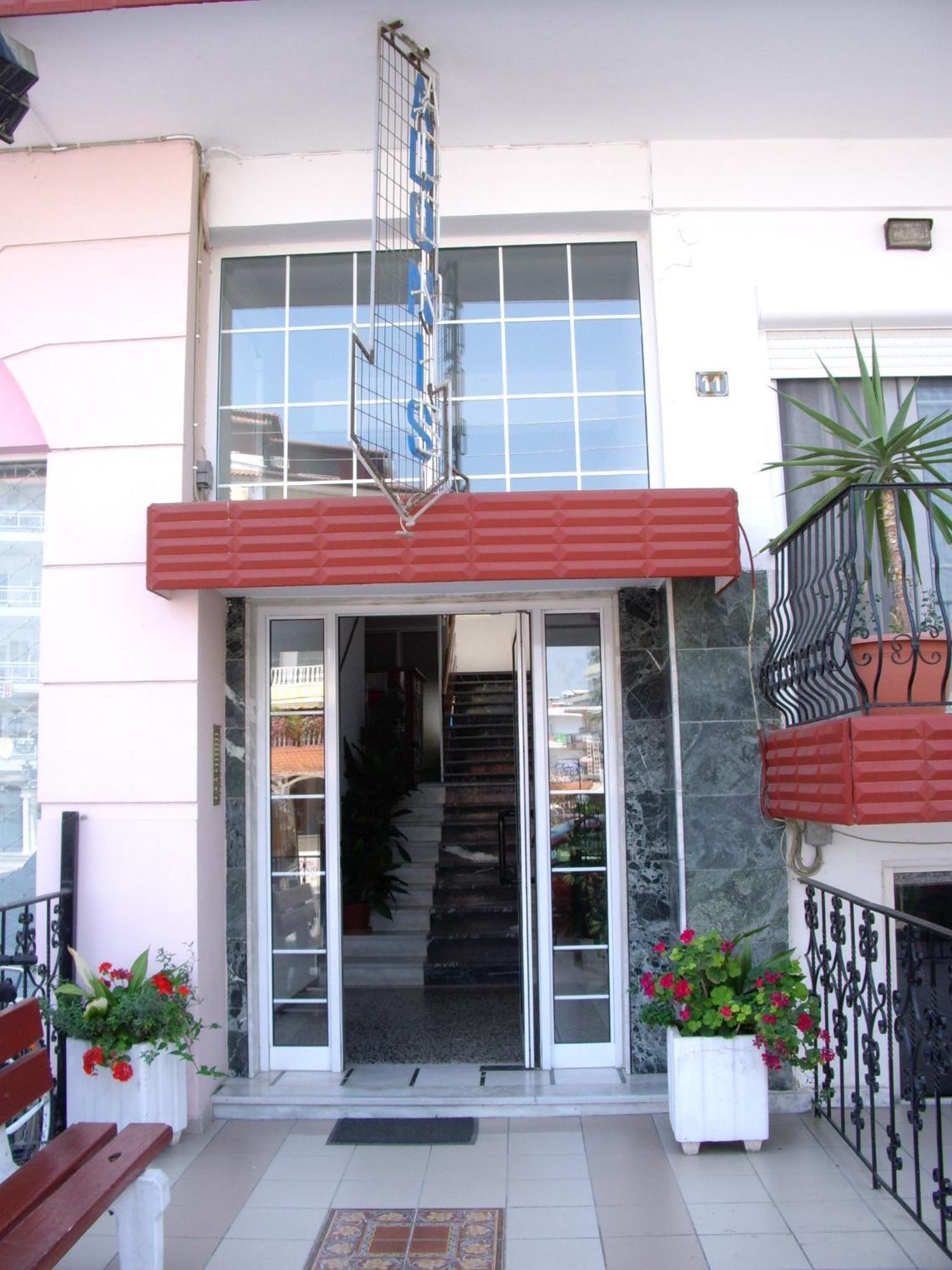 Paralía Adonis Apartments מראה חיצוני תמונה