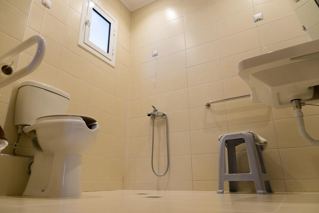 Paralía Adonis Apartments מראה חיצוני תמונה