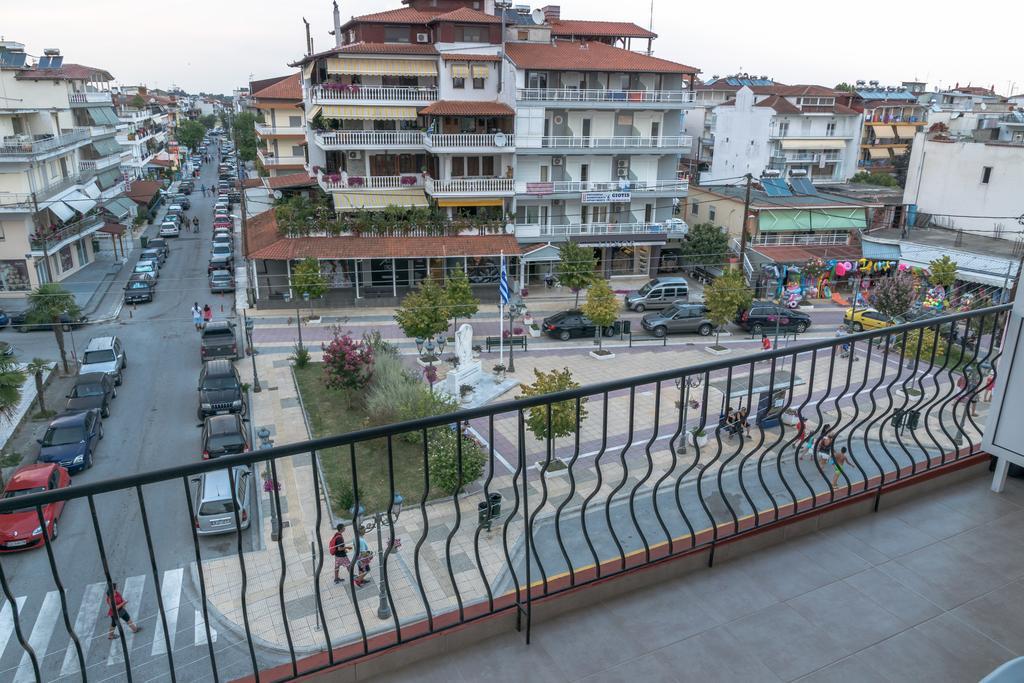 Paralía Adonis Apartments מראה חיצוני תמונה