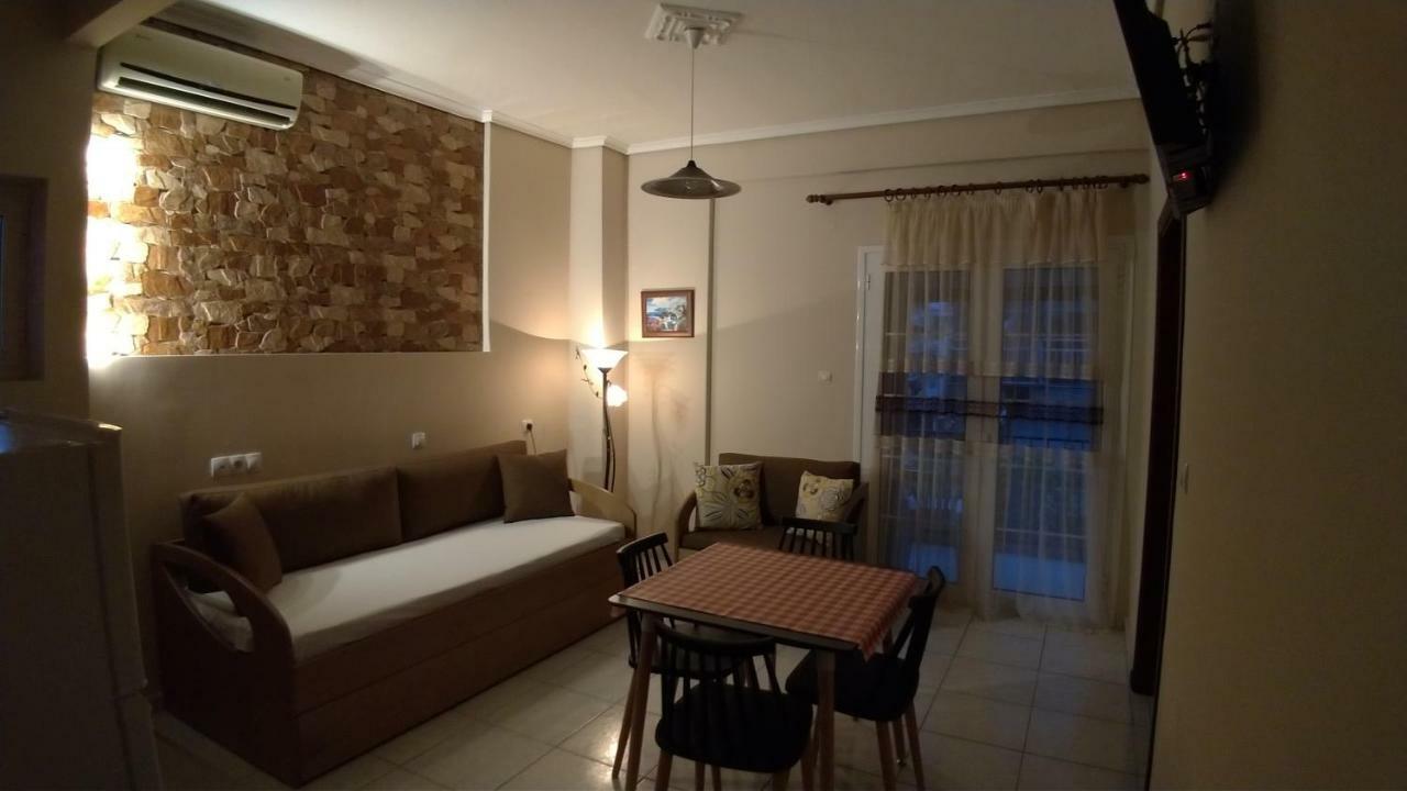 Paralía Adonis Apartments מראה חיצוני תמונה